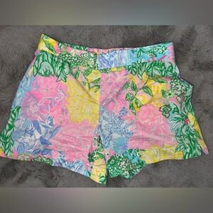 Lilly Pulitzer Shorts Large - pull on style new